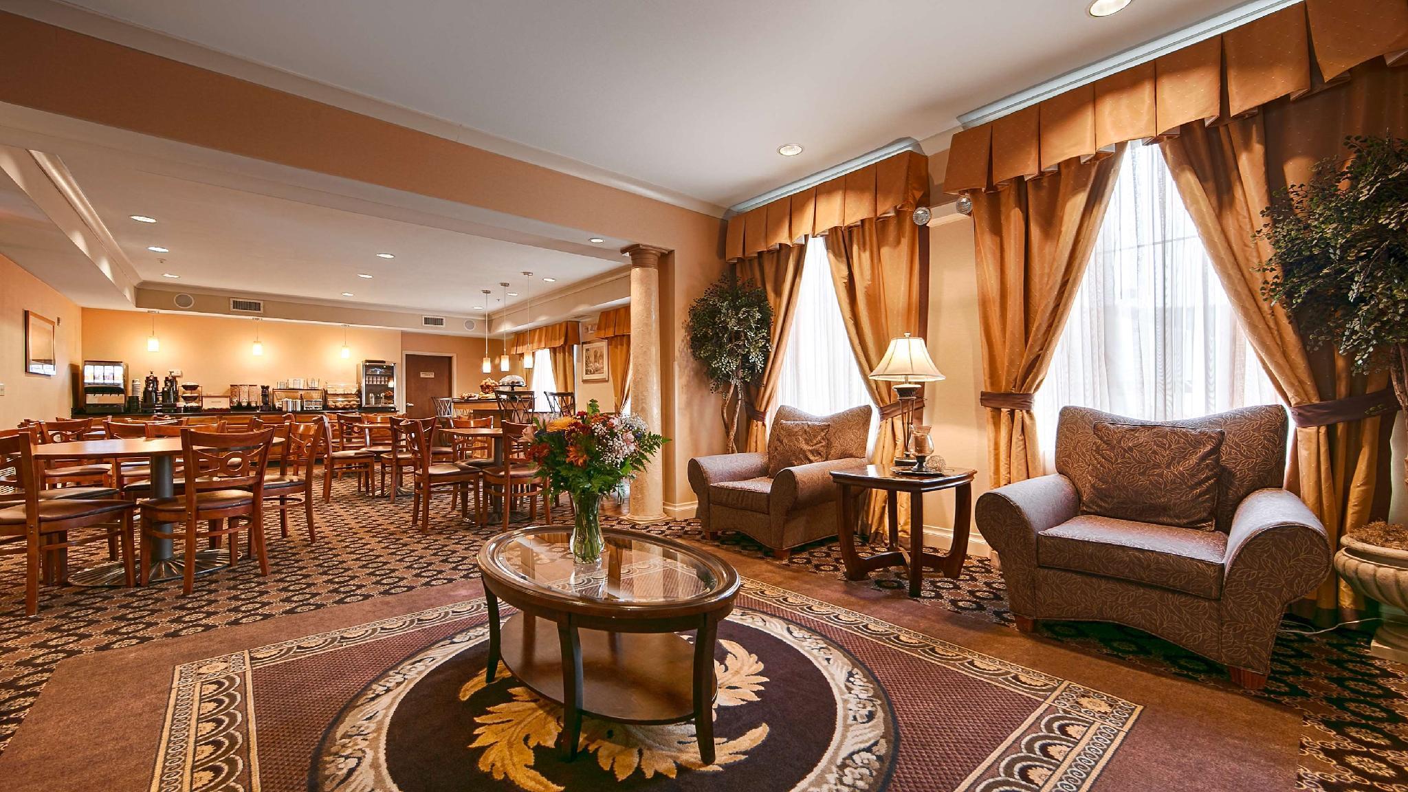 Best Western Plus Hannaford Inn & Suites Kenwood Exterior photo